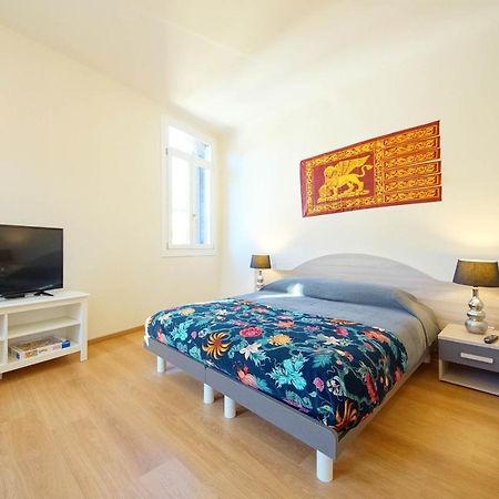 Ca' Circus 4 Rooms Wi-Fi Fibre Venedik Dış mekan fotoğraf