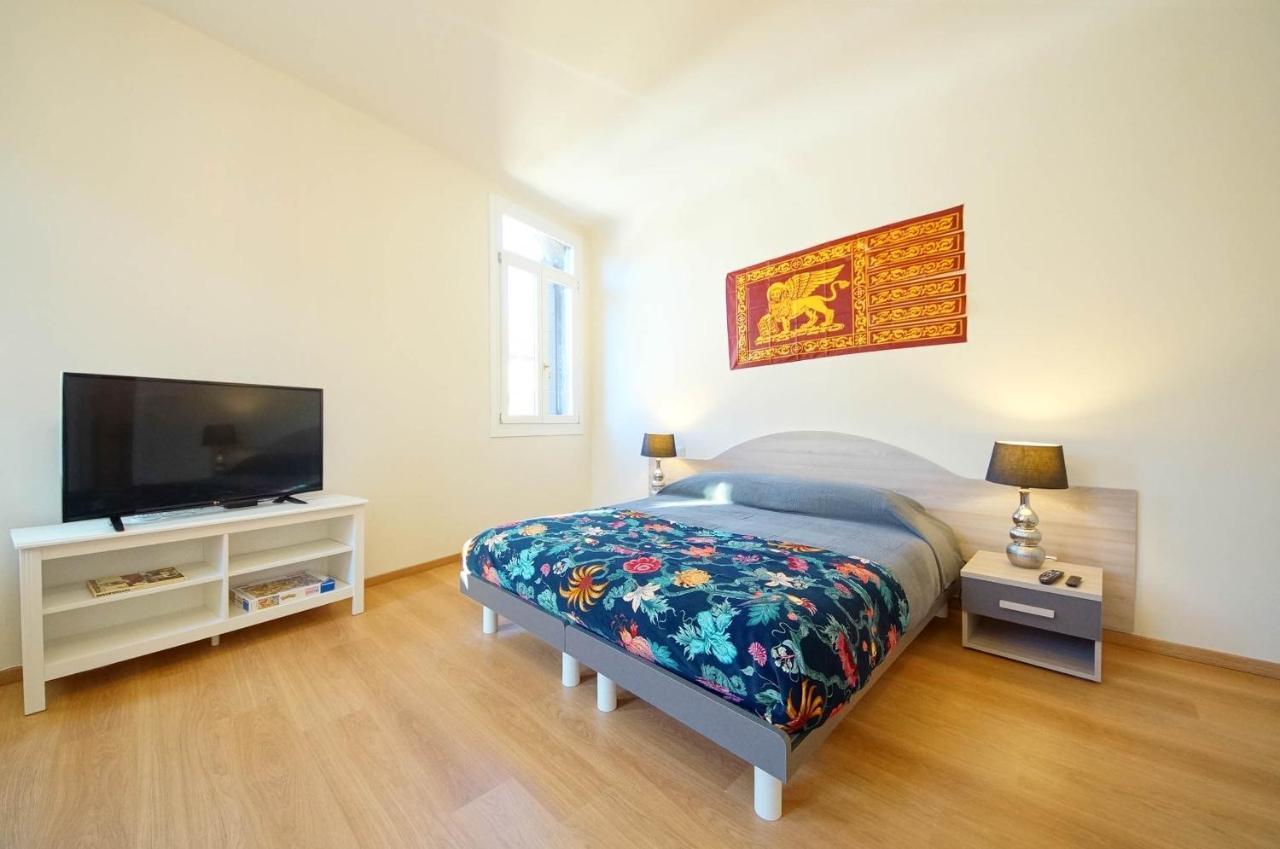 Ca' Circus 4 Rooms Wi-Fi Fibre Venedik Dış mekan fotoğraf
