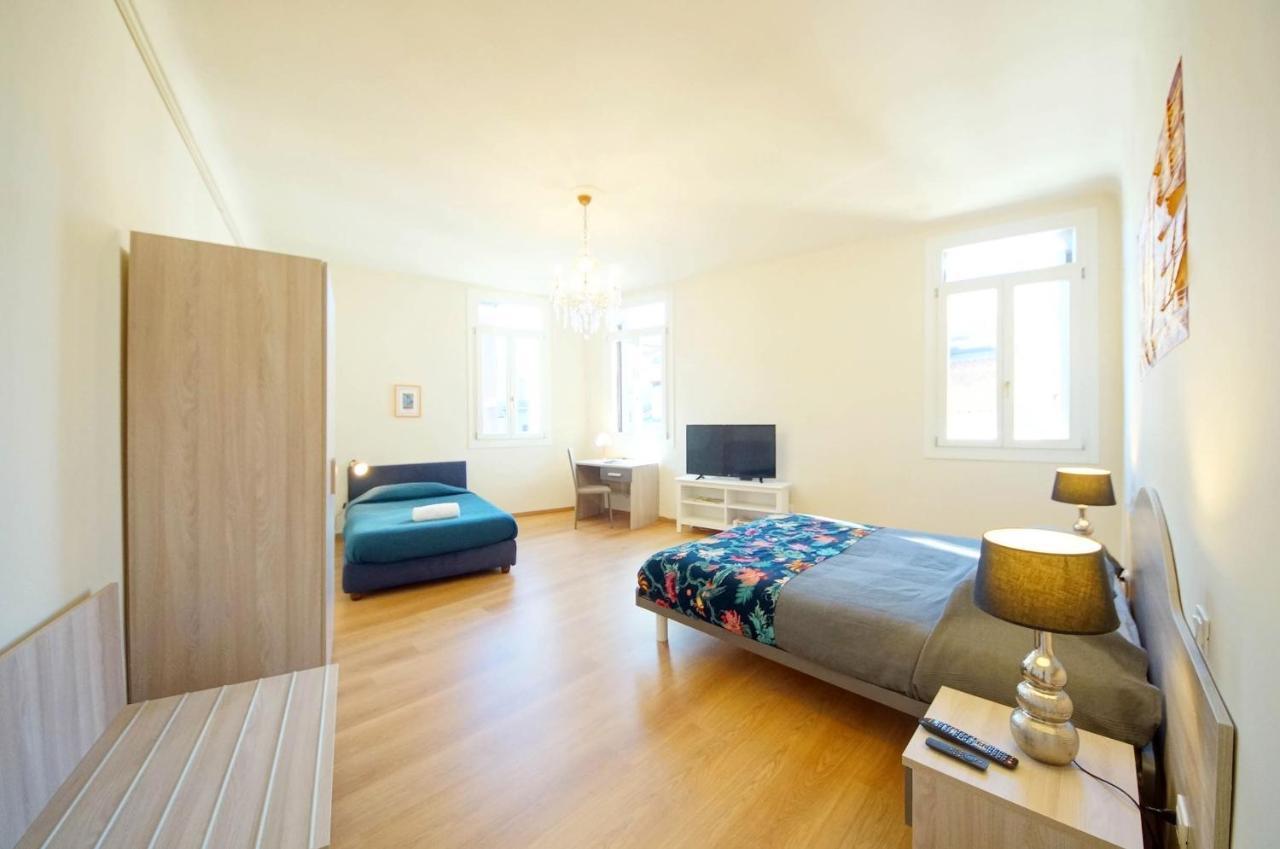 Ca' Circus 4 Rooms Wi-Fi Fibre Venedik Dış mekan fotoğraf