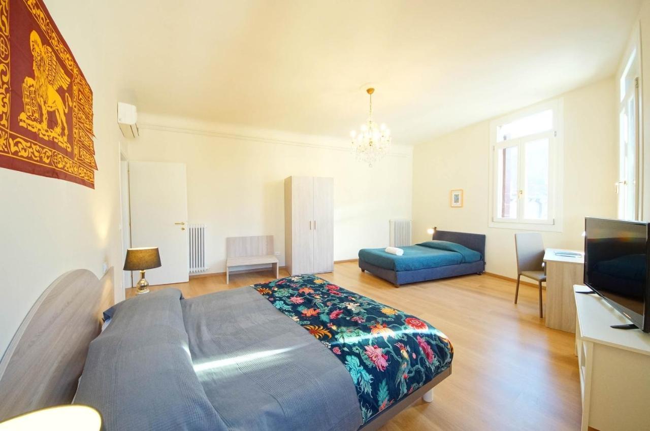 Ca' Circus 4 Rooms Wi-Fi Fibre Venedik Dış mekan fotoğraf